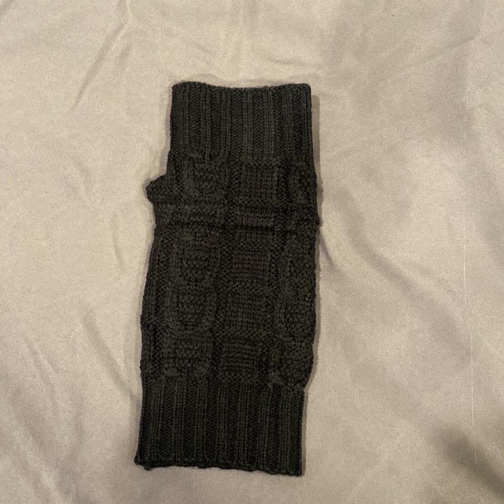 gloves - Picture 3 of 3
